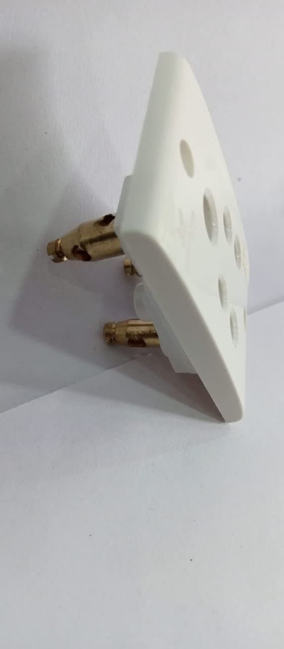 5 PIN SOCKET 6A — WHITE